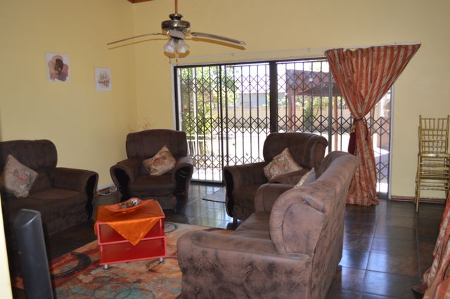 To Let 3 Bedroom Property for Rent in Komani Park Eastern Cape